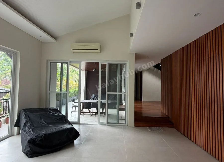 4BR House with Lanai & Antipolo View FOR SALE in White Plains, Quezon City