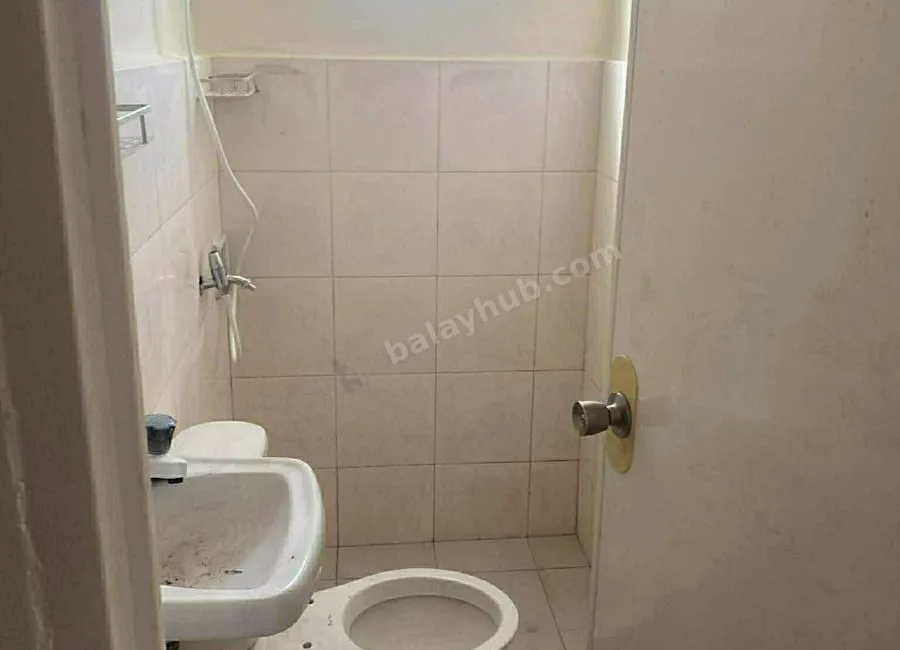2 STOREY HOUSE FOR RENT