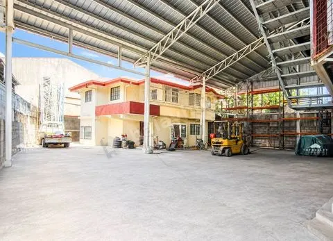 Warehouse for Lease in Cainta Rizal with liveable quarters