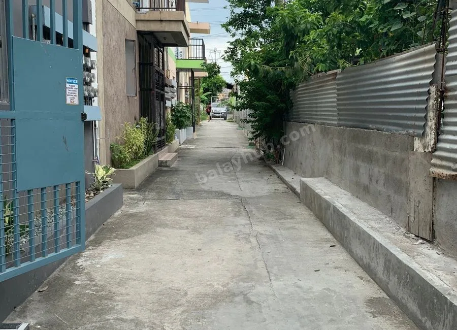 Room for Rent Along Alabang Zapote Road-Near SM Southmall, Madrigal Business Park & North Gate Las Piñas City