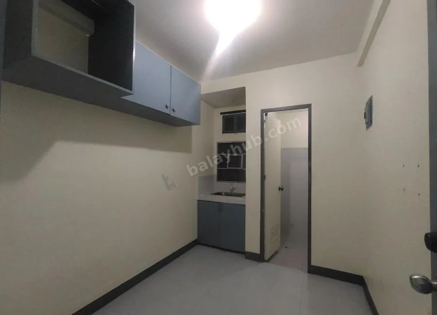 Room for Rent Along Alabang Zapote Road-Near SM Southmall, Madrigal Business Park & North Gate Las Piñas City