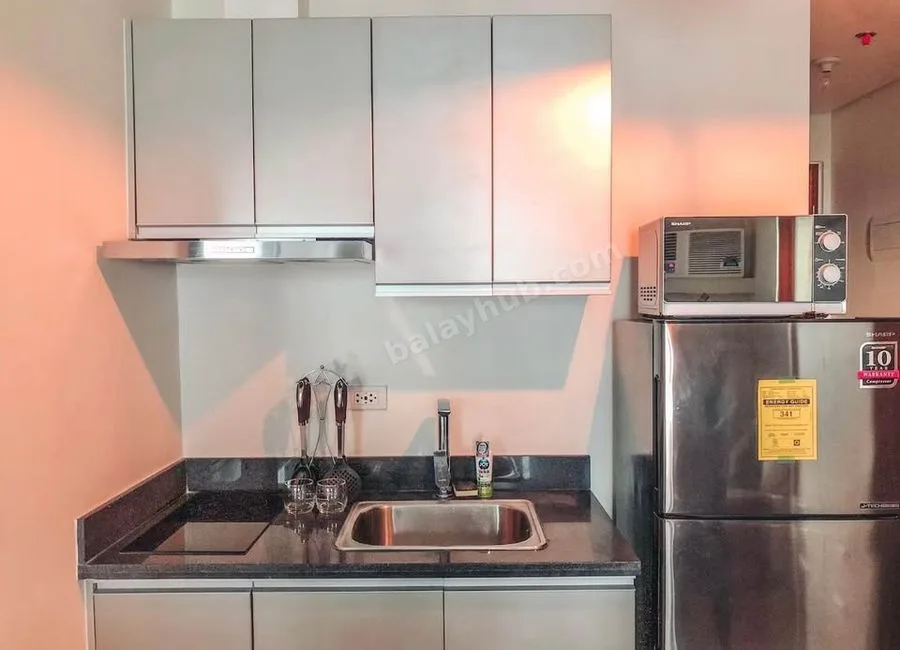 🔥 FOR RENT: Studio with Makati Skyline View – Fully Furnished!
