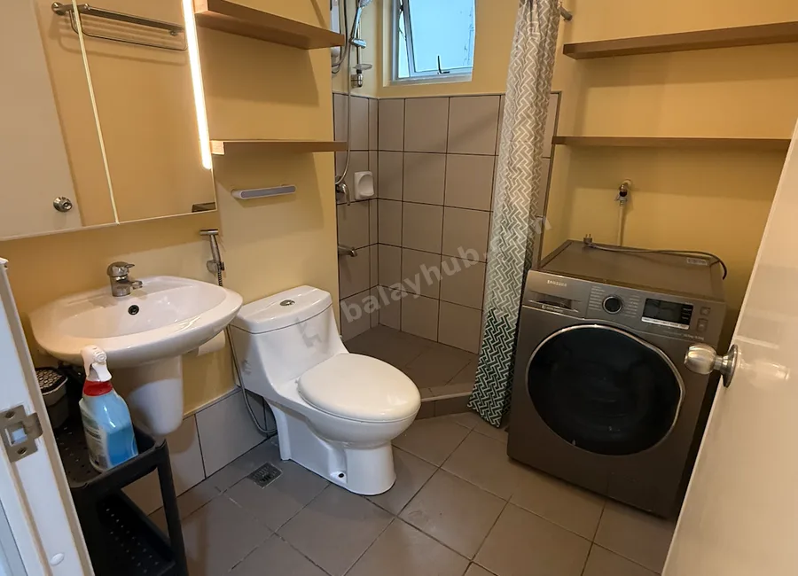 Two (2BR) Bedroom and 2 toilet and bath with Wifi near Uptown Mall_Avida Towers 34th BGC, Taguig