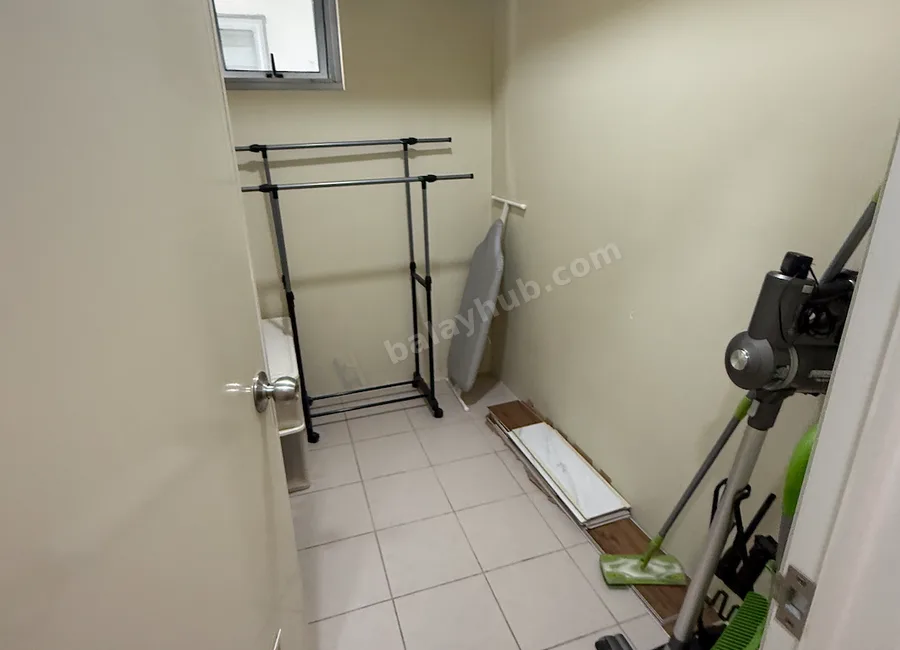 Two (2BR) Bedroom and 2 toilet and bath with Wifi near Uptown Mall_Avida Towers 34th BGC, Taguig