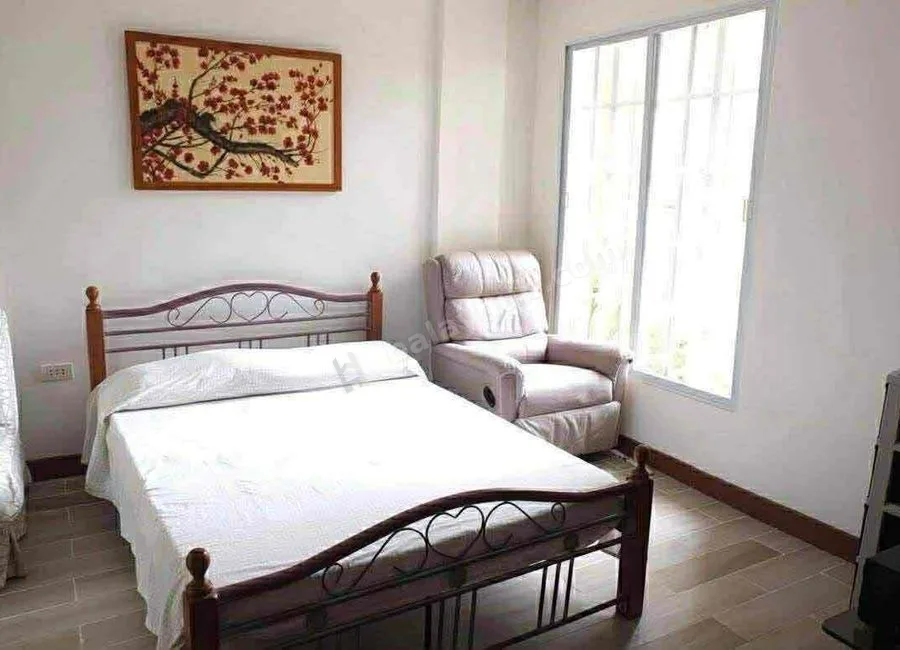 4 BEDROOM SINGLE DETACH  HOUSE FOR RENT INSIDE HIGH END SUBDIVISION