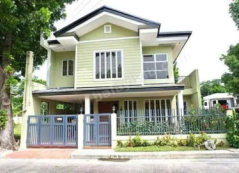 4 BEDROOM SINGLE DETACH  HOUSE FOR RENT INSIDE HIGH END SUBDIVISION