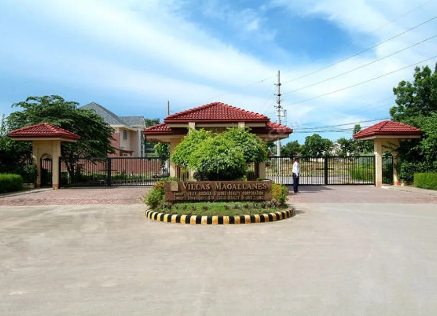 4 BEDROOM SINGLE DETACH  HOUSE FOR RENT INSIDE HIGH END SUBDIVISION