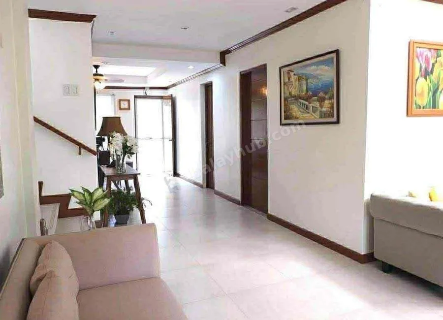 4 BEDROOM SINGLE DETACH  HOUSE FOR RENT INSIDE HIGH END SUBDIVISION