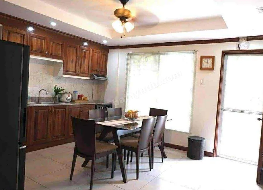 4 BEDROOM SINGLE DETACH  HOUSE FOR RENT INSIDE HIGH END SUBDIVISION