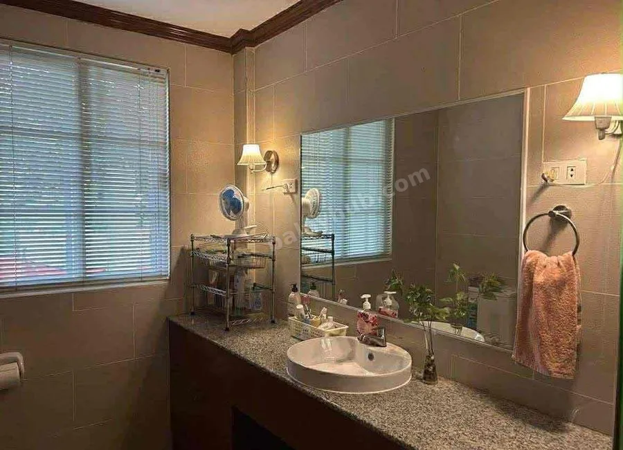 4 BEDROOM SINGLE DETACH  HOUSE FOR RENT INSIDE HIGH END SUBDIVISION