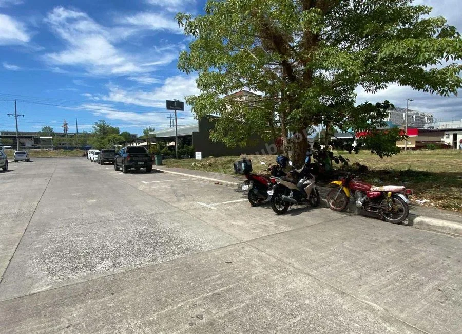 COMMERCIAL LOT FOR SALE OR LONG TERM LEASE