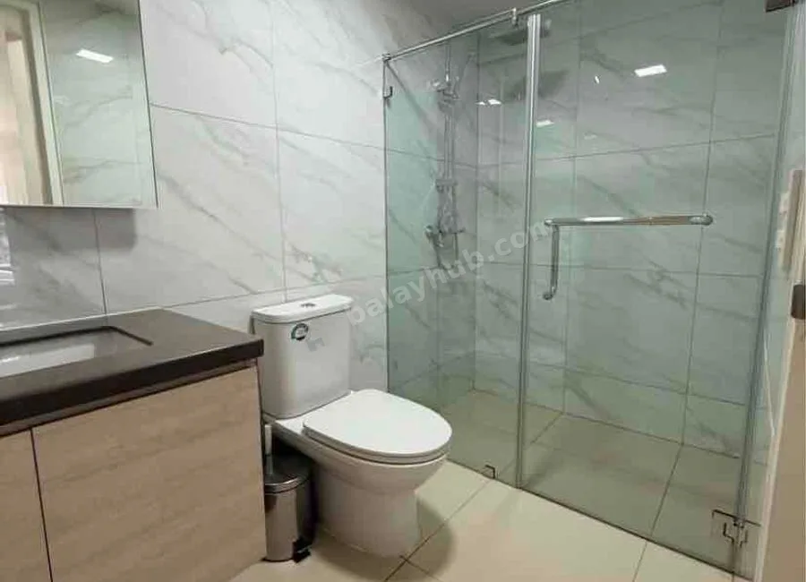 🏙️✨ Luxury Living Awaits at Mandani Bay — 2BR with Balcony & Parking Included! ✨🚗