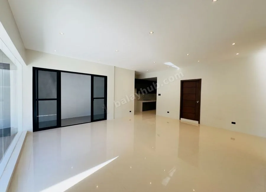 4 Bedrooms Fully Renovated Bungalow House and Lot for Sale in BF Homes, Parañaque City