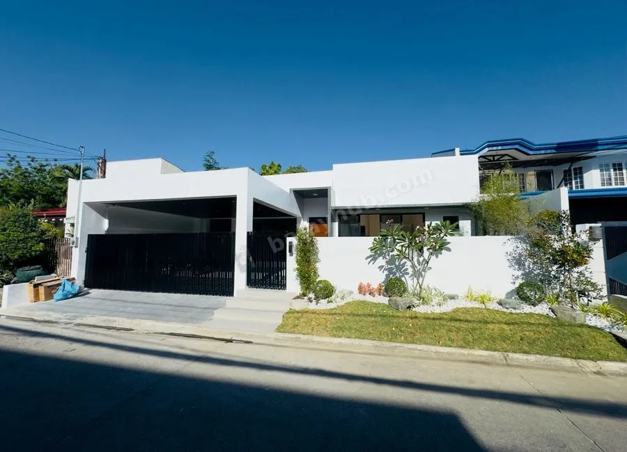 4 Bedrooms Fully Renovated Bungalow House and Lot for Sale in BF Homes, Parañaque City