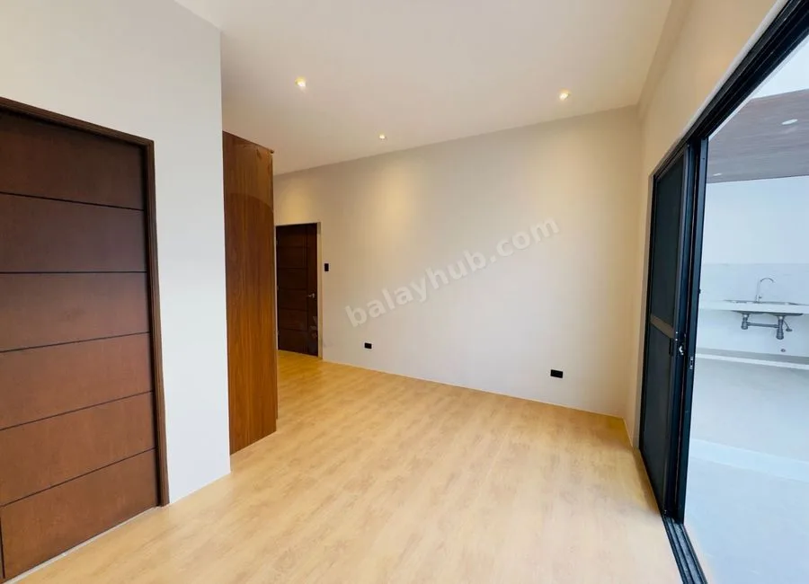 4 Bedrooms Fully Renovated Bungalow House and Lot for Sale in BF Homes, Parañaque City
