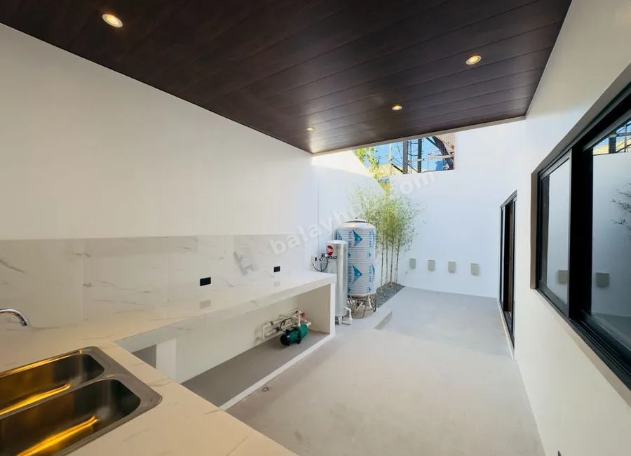 4 Bedrooms Fully Renovated Bungalow House and Lot for Sale in BF Homes, Parañaque City
