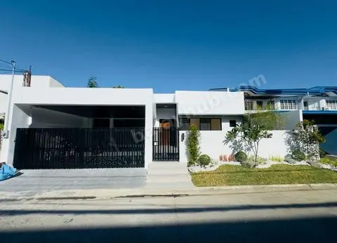 4 Bedrooms Fully Renovated Bungalow House and Lot for Sale in BF Homes, Parañaque City