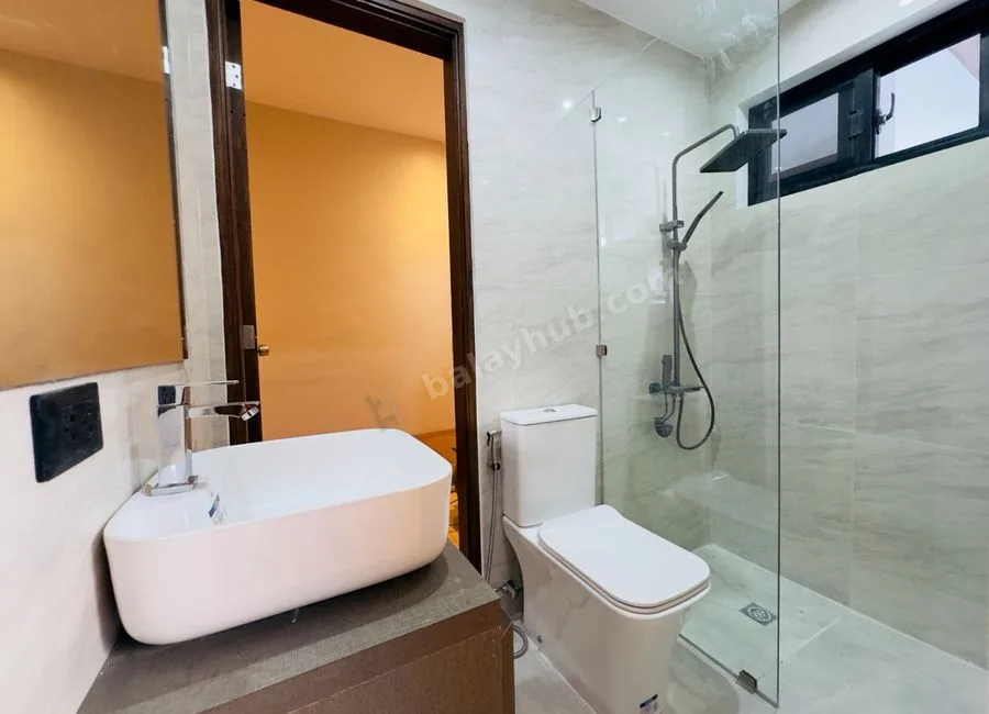 4 Bedrooms Fully Renovated Bungalow House and Lot for Sale in BF Homes, Parañaque City
