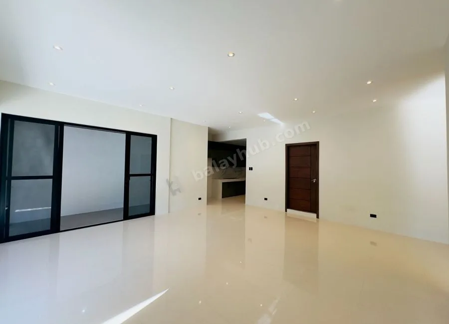 4 Bedrooms Fully Renovated Bungalow House and Lot for Sale in BF Homes, Parañaque City