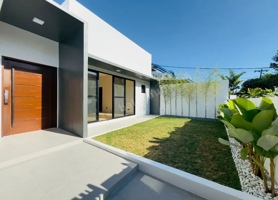 4 Bedrooms Fully Renovated Bungalow House and Lot for Sale in BF Homes, Parañaque City