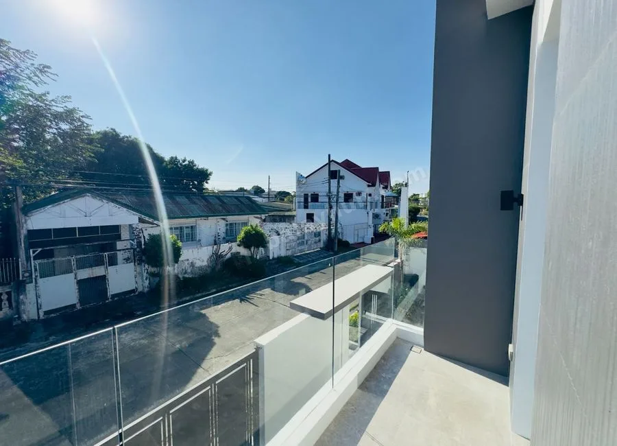 5 Bedooms Brand New Semi Furnished House and Lot for Sale in BF Homes Parañaque