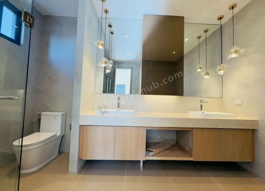 5 Bedooms Brand New Semi Furnished House and Lot for Sale in BF Homes Parañaque