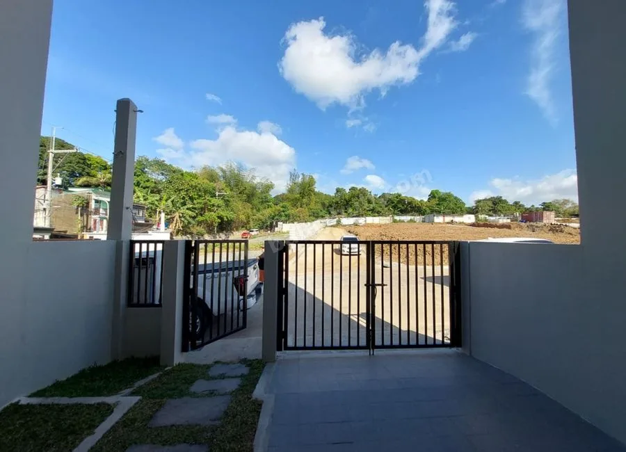 For Sale! Prselling Townhouse in San Jose Antipolo -AJCE