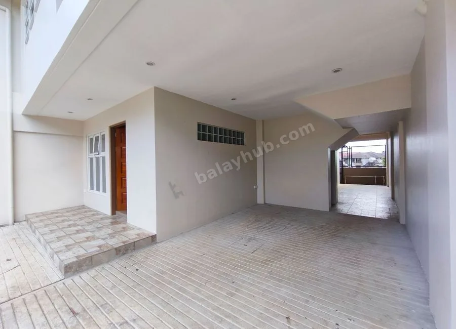 Baguio Loakan Proper Townhouse For Sale near Loakan Airport with View of Mount Santo Tomas SD