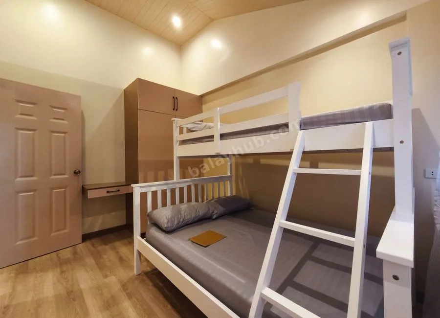 Baguio Loakan Proper Townhouse For Sale near Loakan Airport with View of Mount Santo Tomas SD