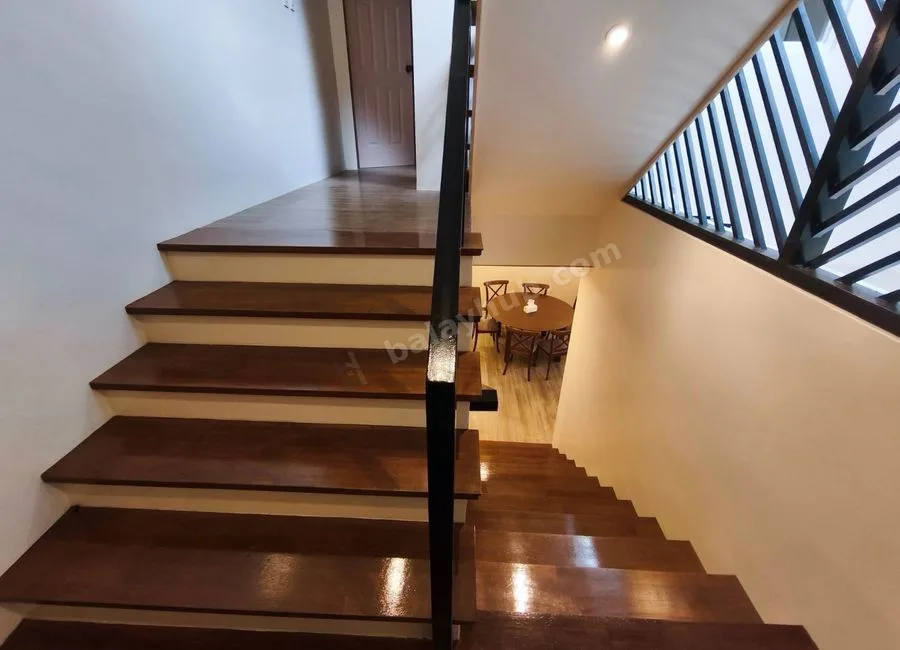 Baguio Loakan Proper Townhouse For Sale near Loakan Airport with View of Mount Santo Tomas SD