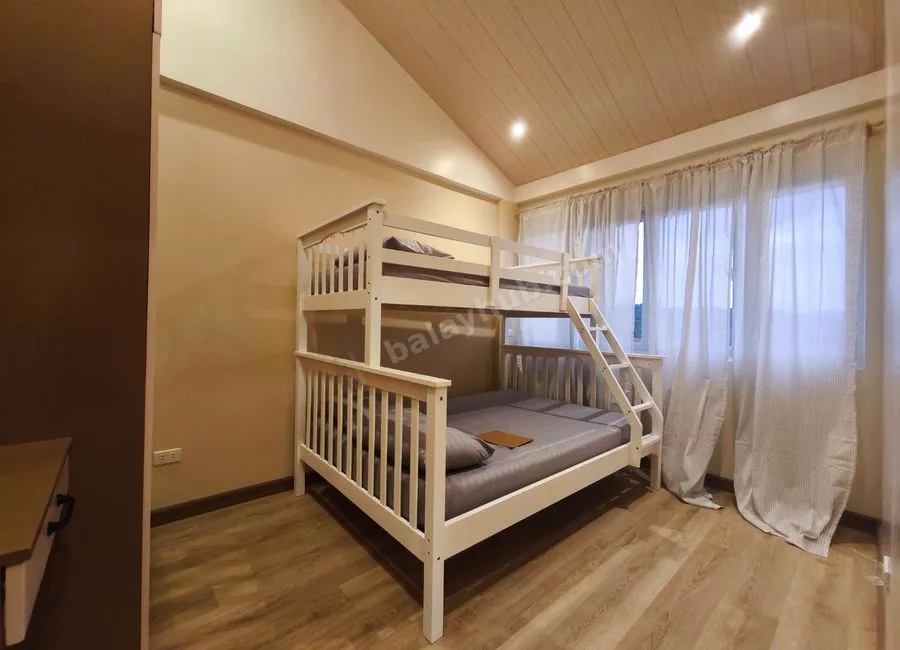 Baguio Loakan Proper Townhouse For Sale near Loakan Airport with View of Mount Santo Tomas SD