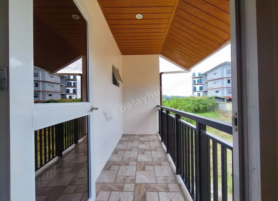 Baguio Loakan Proper Townhouse For Sale near Loakan Airport with View of Mount Santo Tomas SD