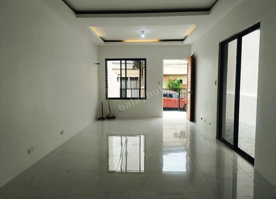 2 Carport Single Attached House and Lot for Sale in UPS 5 Village Paranaque 4 Bedrooms- JB