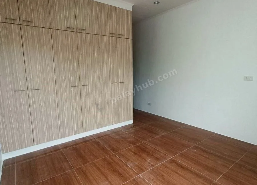 2 Carport Single Attached House and Lot for Sale in UPS 5 Village Paranaque 4 Bedrooms- JB