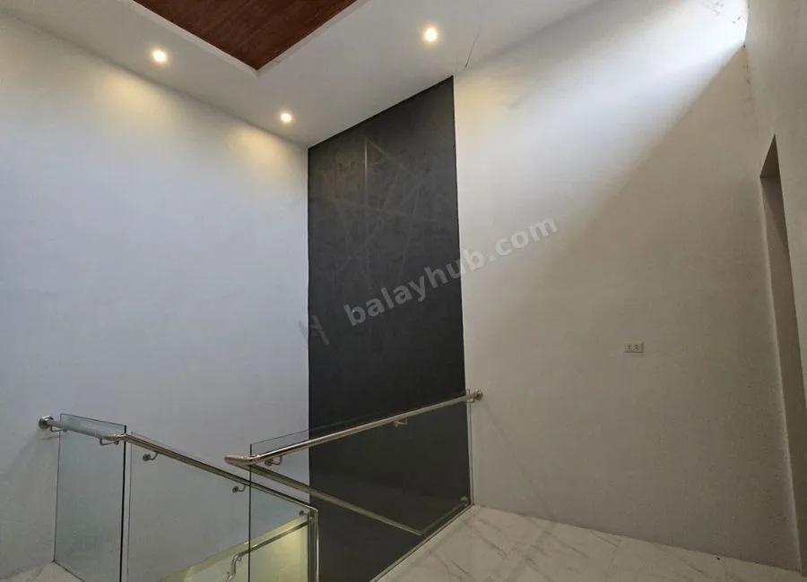 2 Storey Townhouse for sale near Quirino Highway and Mindanao Avenue Quezon City