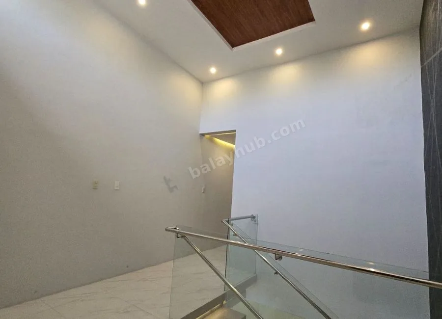 2 Storey Townhouse for sale near Quirino Highway and Mindanao Avenue Quezon City