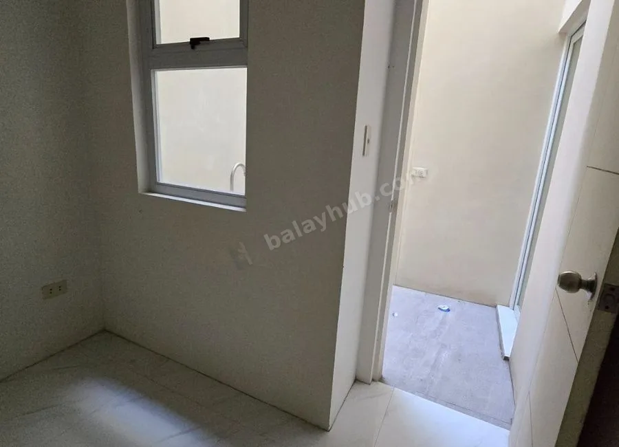 2 Storey Townhouse for sale near Quirino Highway and Mindanao Avenue Quezon City