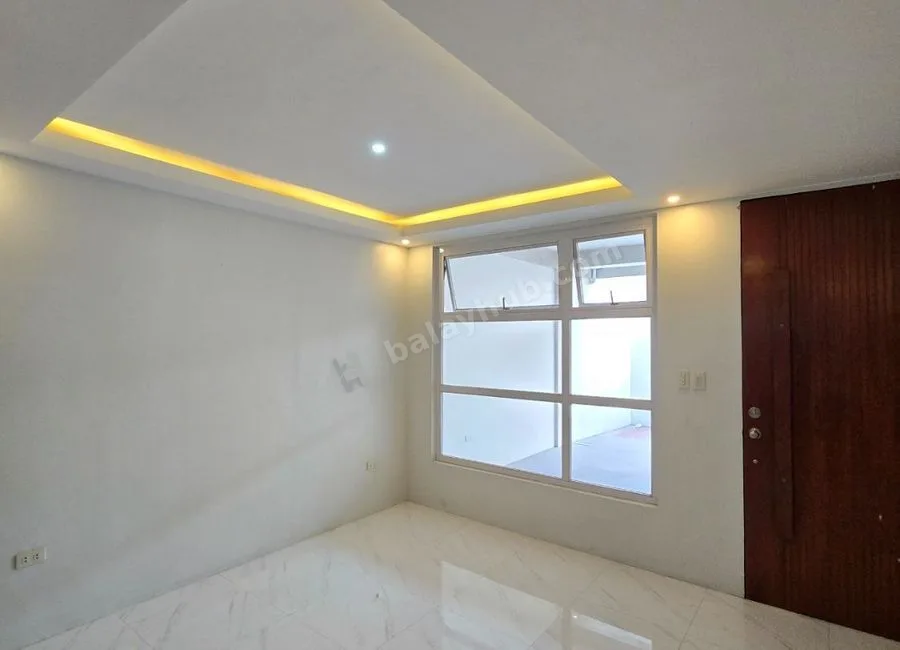 2 Storey Townhouse for sale near Quirino Highway and Mindanao Avenue Quezon City