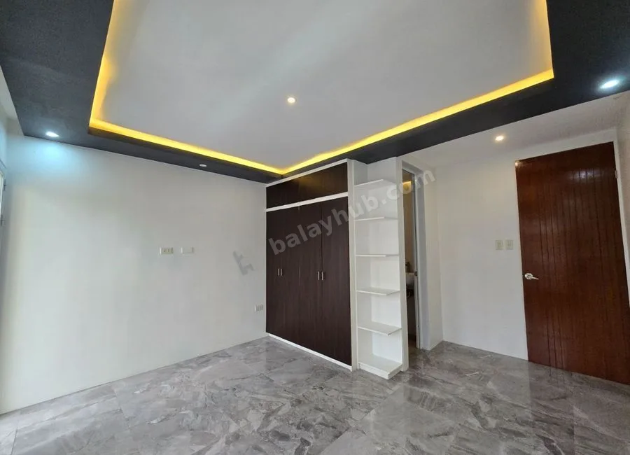 2 Storey Townhouse for sale near Quirino Highway and Mindanao Avenue Quezon City