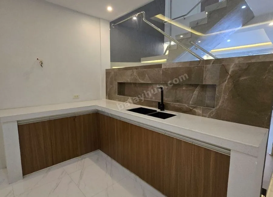 2 Storey Townhouse for sale near Quirino Highway and Mindanao Avenue Quezon City