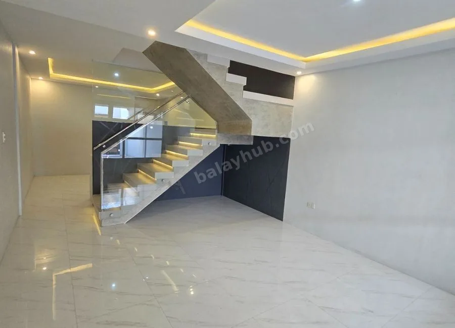 2 Storey Townhouse for sale near Quirino Highway and Mindanao Avenue Quezon City