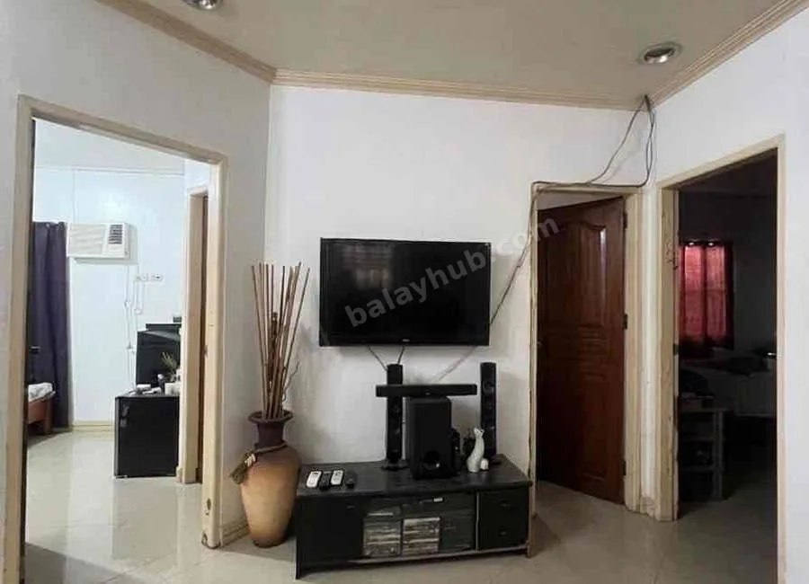 RUSH SALE BUNGALOW HOUSE AND LOT WITH 3 UNITS 2-STOREY APARTMENT NEAR LTO AND SACRED HEART HOSPITAL ANGELES CITY PAMPANGA