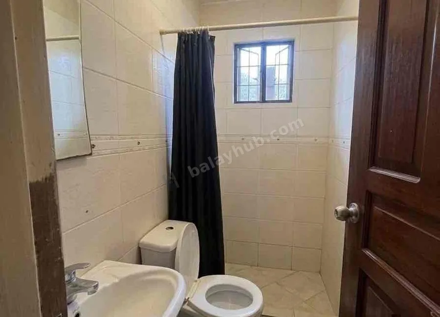 RUSH SALE BUNGALOW HOUSE AND LOT WITH 3 UNITS 2-STOREY APARTMENT NEAR LTO AND SACRED HEART HOSPITAL ANGELES CITY PAMPANGA