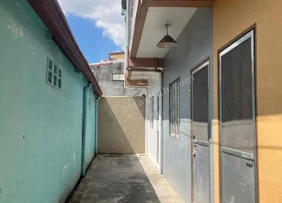 RUSH SALE BUNGALOW HOUSE AND LOT WITH 3 UNITS 2-STOREY APARTMENT NEAR LTO AND SACRED HEART HOSPITAL ANGELES CITY PAMPANGA