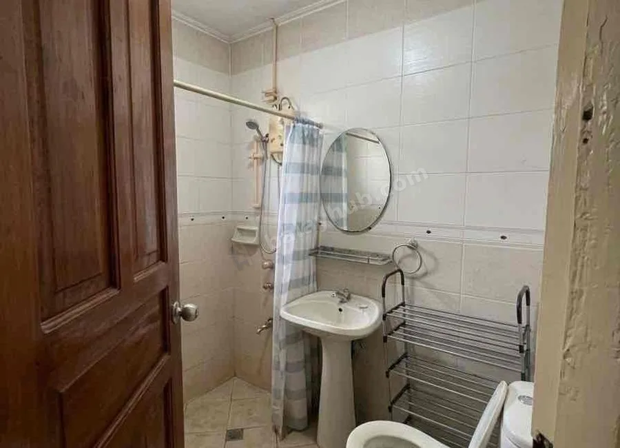 RUSH SALE BUNGALOW HOUSE AND LOT WITH 3 UNITS 2-STOREY APARTMENT NEAR LTO AND SACRED HEART HOSPITAL ANGELES CITY PAMPANGA