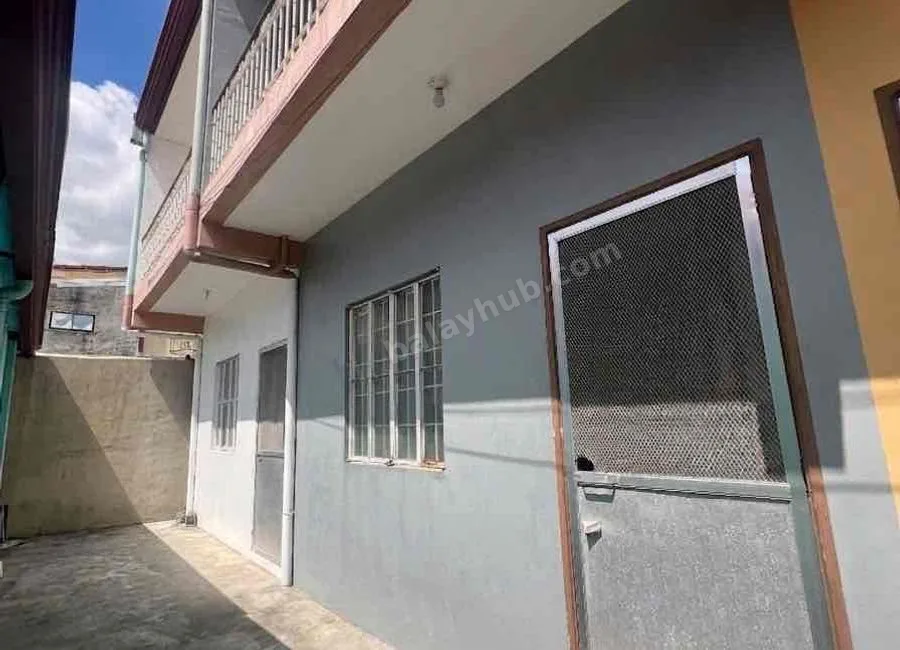 RUSH SALE BUNGALOW HOUSE AND LOT WITH 3 UNITS 2-STOREY APARTMENT NEAR LTO AND SACRED HEART HOSPITAL ANGELES CITY PAMPANGA