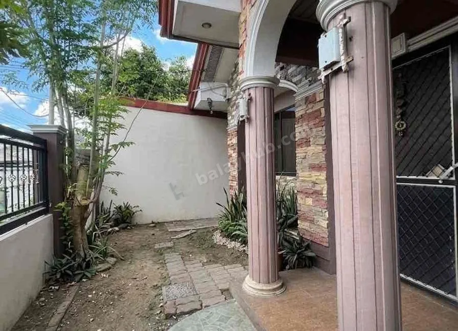 RUSH SALE BUNGALOW HOUSE AND LOT WITH 3 UNITS 2-STOREY APARTMENT NEAR LTO AND SACRED HEART HOSPITAL ANGELES CITY PAMPANGA