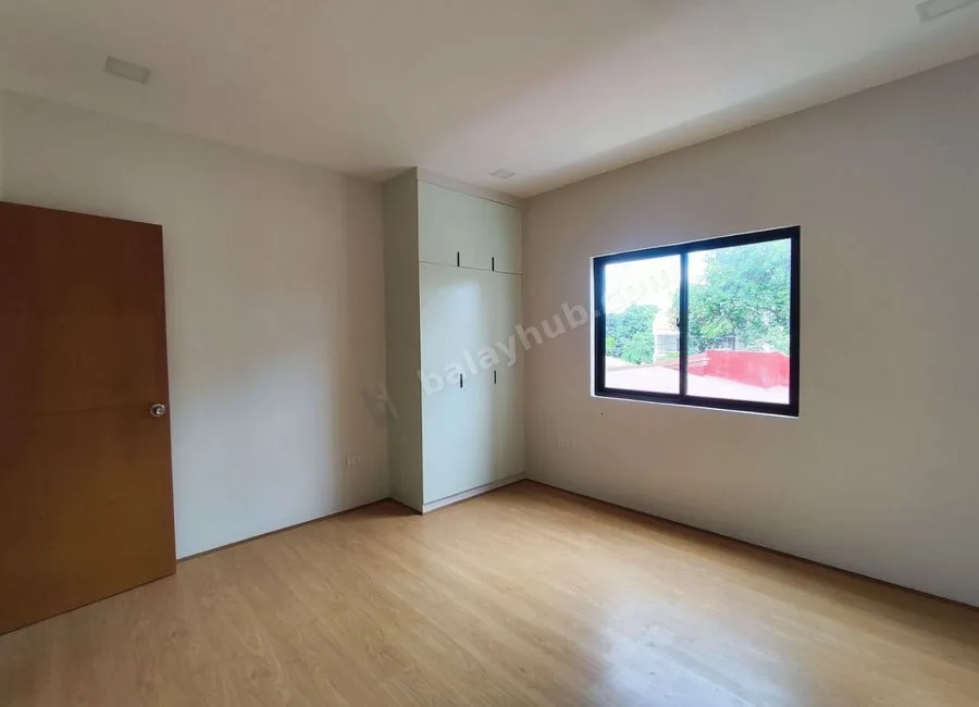 For Sale! 3 Bedrooms 2 Car Park Brandnew Townhouse in Vista Verde 10.1M -AJCE