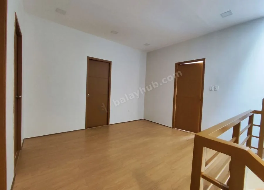 For Sale! 3 Bedrooms 2 Car Park Brandnew Townhouse in Vista Verde 10.1M -AJCE