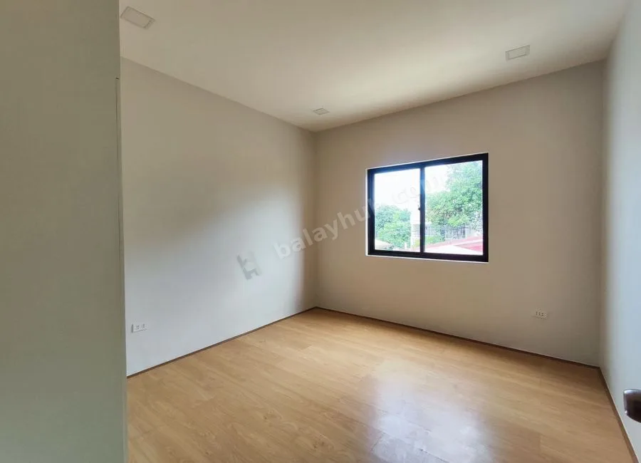 For Sale! 3 Bedrooms 2 Car Park Brandnew Townhouse in Vista Verde 10.1M -AJCE
